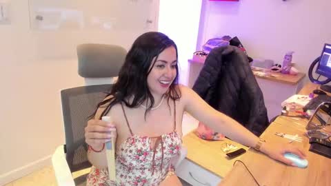 Camila online show from 01/05/26, 05:27