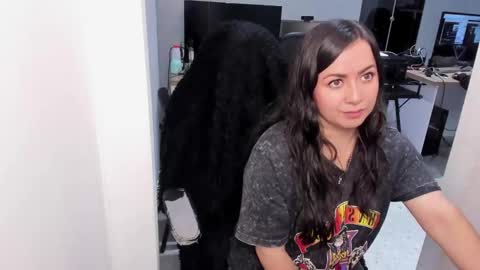 Snapshot of kimkalifa chatting on 03/09/26, 12:09 Camila online show from 03/09/26, 12:09