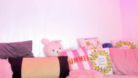 Snapshot of kimkardassiann chatting on 05/20/26, 07:31 Natalie online show from 05/20/26, 07:31