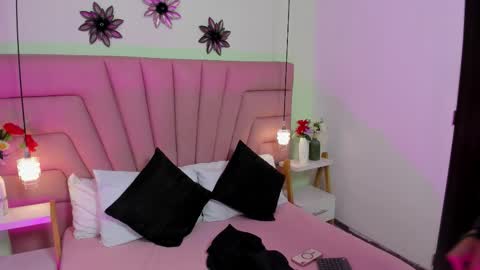 kimluna1 online show from 02/23/26, 03:04