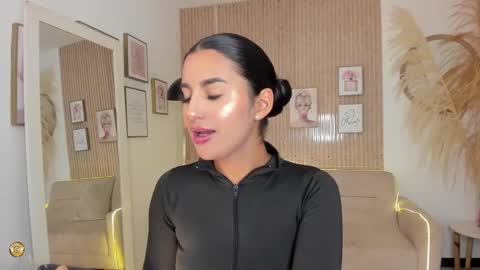 Kim  online show from 02/02/25, 05:04