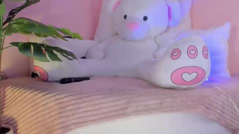 Kim  online show from 12/17/25, 06:25