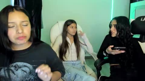 kimmi online show from 02/19/25, 10:42