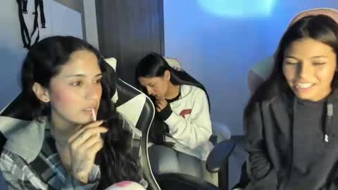 kimmi online show from 11/05/25, 11:16