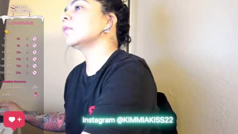Snapshot of kimmiakiss22 chatting on 12/15/24, 04:07 Kimmi online show from 12/15/24, 04:07