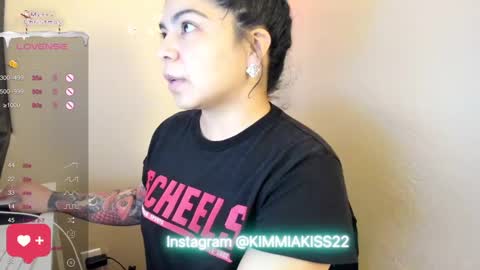 Snapshot of kimmiakiss22 chatting on 12/16/24, 03:40 Kimmi online show from 12/16/24, 03:40