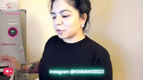 Snapshot of kimmiakiss22 chatting on 12/20/24, 01:47 Kimmi online show from 12/20/24, 01:47