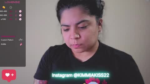 Snapshot of kimmiakiss22 chatting on 01/06/25, 02:04 Kimmi online show from 01/06/25, 02:04