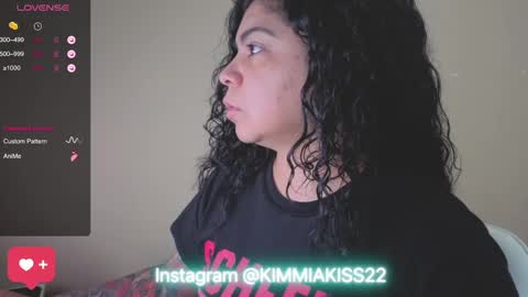 Snapshot of kimmiakiss22 chatting on 01/07/25, 07:28 Kimmi online show from 01/07/25, 07:28