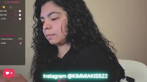 Snapshot of kimmiakiss22 chatting on 01/08/25, 11:52 Kimmi online show from 01/08/25, 11:52