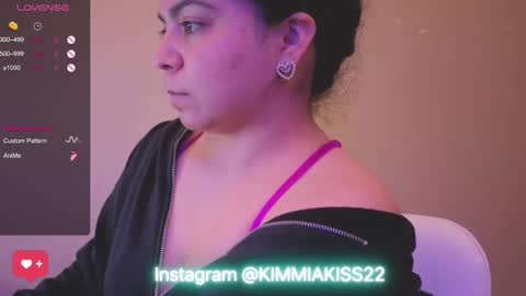 Snapshot of kimmiakiss22 chatting on 01/11/25, 12:55 Kimmi online show from 01/11/25, 12:55