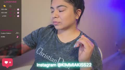 Snapshot of kimmiakiss22 chatting on 01/12/25, 01:00 Kimmi online show from 01/12/25, 01:00