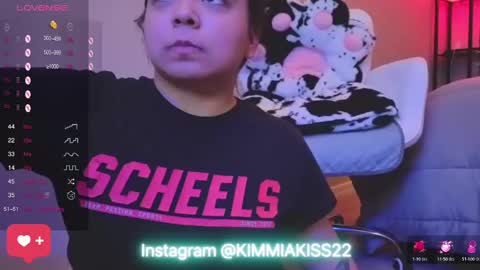 Snapshot of kimmiakiss22 chatting on 02/06/25, 02:55 Kimmi online show from 02/06/25, 02:55