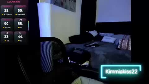 Snapshot of kimmiakiss22 chatting on 09/08/25, 11:04 Kimmi online show from 09/08/25, 11:04