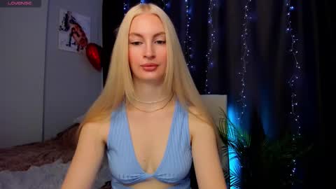 kimmy1_powell online show from 10/23/25, 04:12