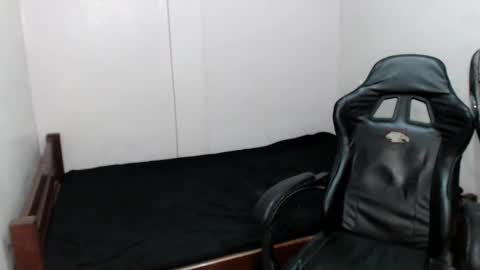 Snapshot of kimmy_fuckinggreat chatting on 03/01/25, 06:00 kim ejara online show from 03/01/25, 06:00