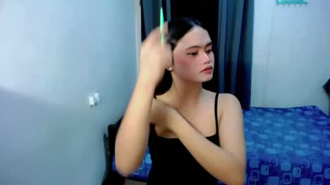 kim ejara online show from 04/05/26, 11:46