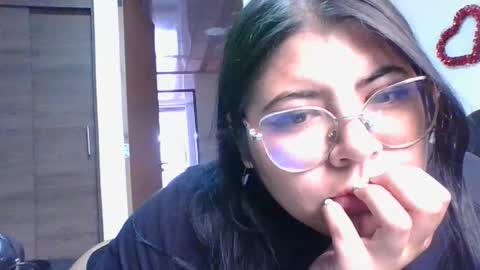 Snapshot of kimmy_kimmy_ chatting on 02/14/25, 05:57 Kimmy online show from 02/14/25, 05:57
