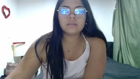 Snapshot of kimmy_kimmy_ chatting on 10/14/25, 03:29 Kimmy online show from 10/14/25, 03:29