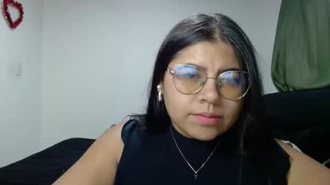 Snapshot of kimmy_kimmy_ chatting on 10/30/25, 02:13 Kimmy online show from 10/30/25, 02:13