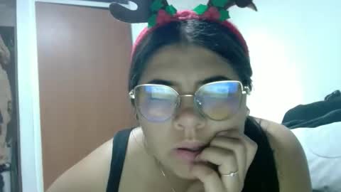 Snapshot of kimmy_kimmy_ chatting on 12/17/25, 03:45 Kimmy online show from 12/17/25, 03:45