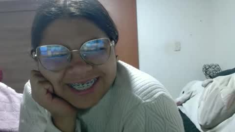 Snapshot of kimmy_kimmy_ chatting on 12/18/25, 02:50 Kimmy online show from 12/18/25, 02:50