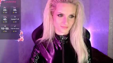 KimmySnow online show from 10/18/25, 12:02