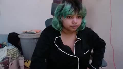 Snapshot of kimy_1 chatting on 06/11/26, 12:32 kimy online show from 06/11/26, 12:32