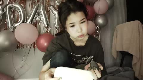 Kimi online show from 06/05/26, 03:24