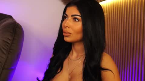 Snapshot of kimybroox chatting on 01/18/26, 11:30 Andreea online show from 01/18/26, 11:30