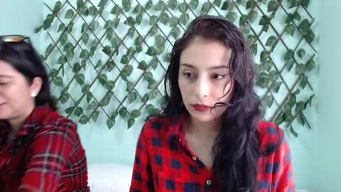 Snapshot of kimzu2830 chatting on 03/10/25, 12:26 Kim and Zuka online show from 03/10/25, 12:26