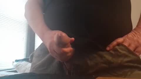 Kindofabear online show from 02/22/26, 09:46