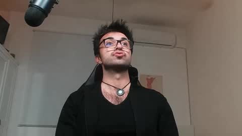 Snapshot of king7045 chatting on 12/31/24, 10:45 king7045 online show from 12/31/24, 10:45