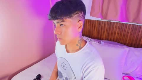 king  help me reach 100 likes online show from 03/21/26, 02:05