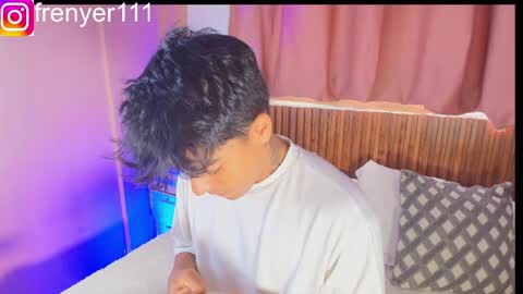 king  help me reach 100 likes online show from 04/12/26, 05:40