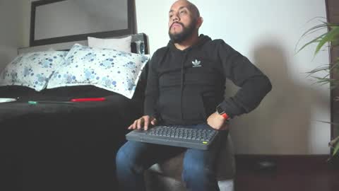 Snapshot of king_bear_25 chatting on 02/27/26, 03:06 king_bear_25 online show from 02/27/26, 03:06