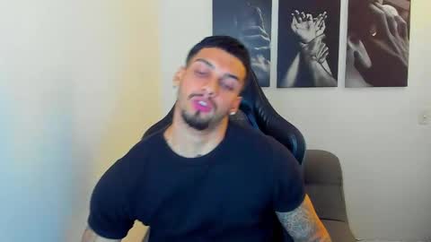 king_of_kings__ online show from 10/03/25, 10:40