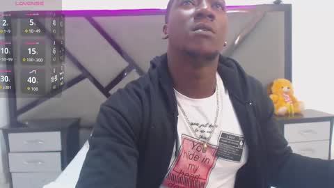 Snapshot of kingalexander22 chatting on 11/15/25, 11:29 alex online show from 11/15/25, 11:29