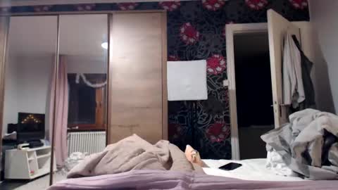 Snapshot of kingandprincess chatting on 12/22/24, 04:38 sexysexyhotwetpinkredpussy online show from 12/22/24, 04:38