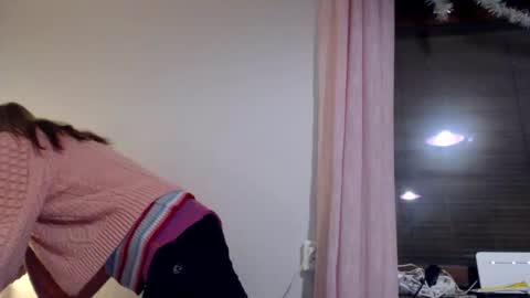 Snapshot of kingandprincess chatting on 01/05/25, 06:24 sexysexyhotwetpinkredpussy online show from 01/05/25, 06:24