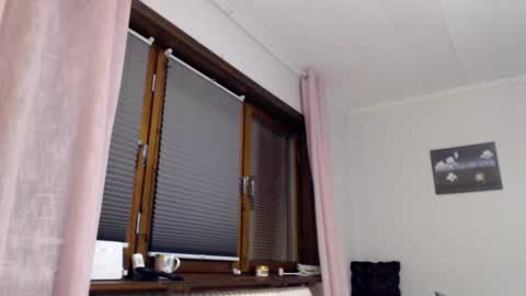 Snapshot of kingandprincess chatting on 09/25/25, 06:11 sexysexyhotwetpinkredpussy online show from 09/25/25, 06:11