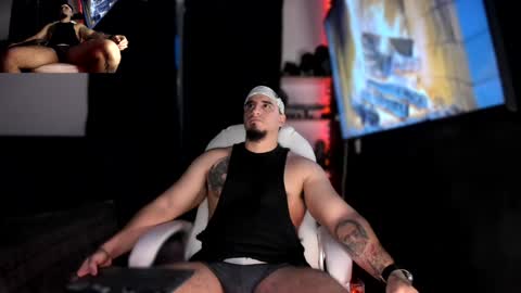 Snapshot of kingbear777 chatting on 12/12/24, 08:36 King Bear online show from 12/12/24, 08:36