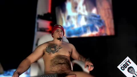 Snapshot of kingbear777 chatting on 02/08/25, 03:41 King Bear online show from 02/08/25, 03:41