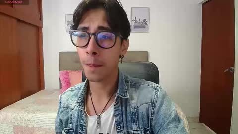 kingdanny_8 online show from 12/21/25, 05:25