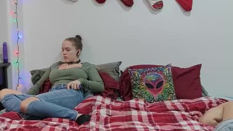 Scarred Thighs online show from 12/21/25, 04:52