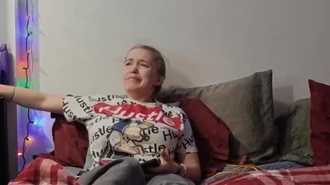 Scarred Thighs online show from 12/22/25, 07:00