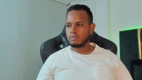 Snapshot of kingg_jay chatting on 06/22/26, 11:40 kingg_jay online show from 06/22/26, 11:40