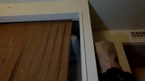 Snapshot of kinglibra420 chatting on 11/19/25, 10:10 loyal fuck online show from 11/19/25, 10:10