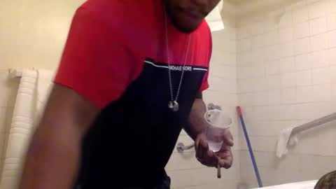 Snapshot of kinglibra420 chatting on 12/18/25, 09:37 loyal fuck online show from 12/18/25, 09:37