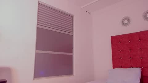 sebastian online show from 12/04/25, 02:04